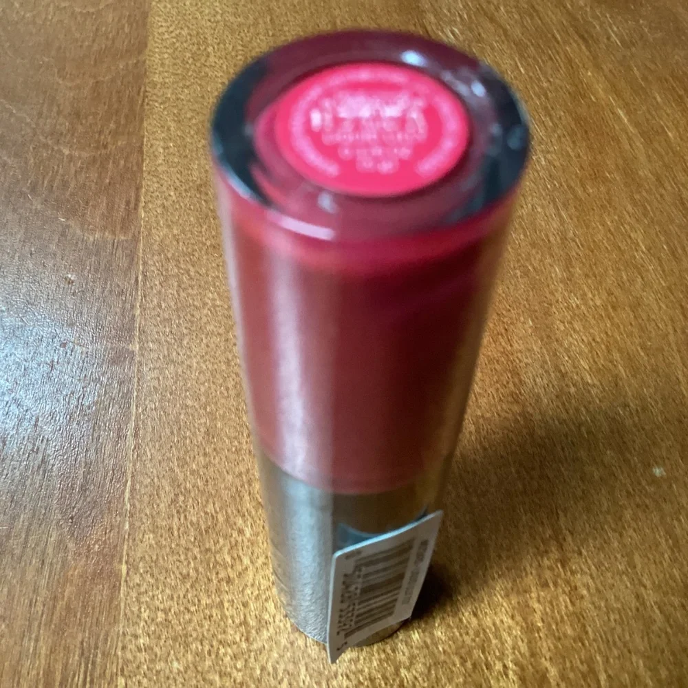 NUANCE SALMA HAYEK True Color PLUMPING LIQUID LIPSTICK #710 Liquid Lilly